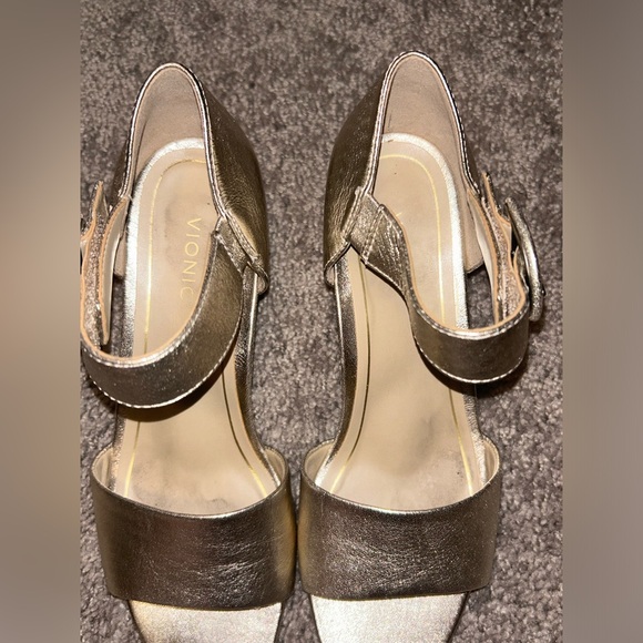 Vionic Chardonnay Block Heel Sandal in Gold Leather - Picture 2 of 6